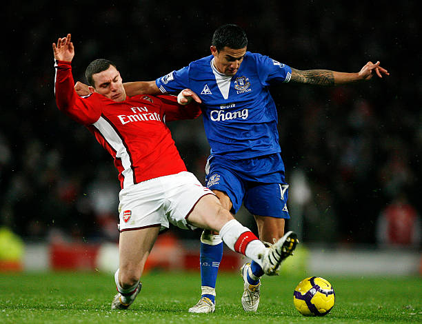 日益激烈且 日益激烈且